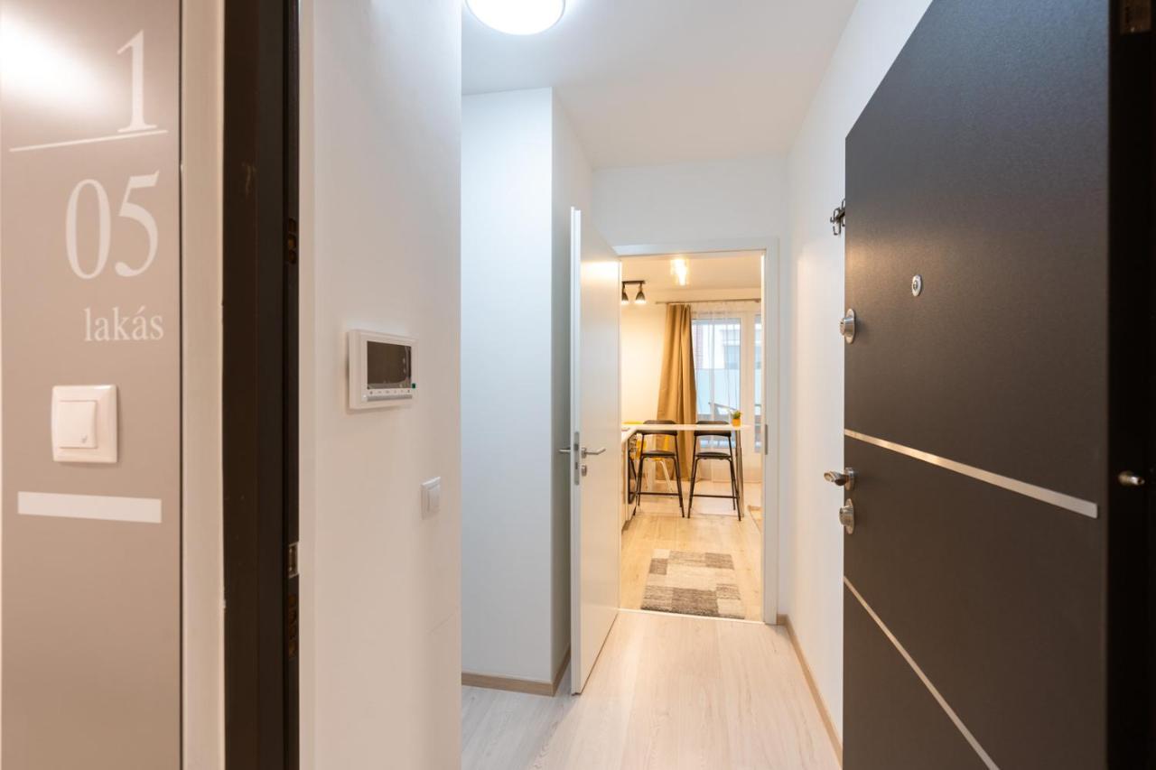 Modern Newly-Built Home By The New York Cafe Budapeste Exterior foto
